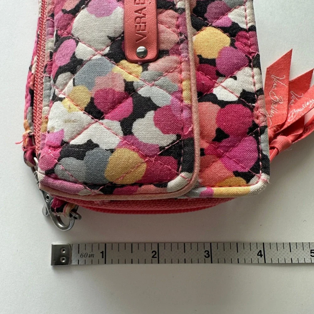 Vera Bradley Pink Abstract Petal Quilted Cotton Zip Around Wristlet Wallet 6x4 - Picture 5 of 9
